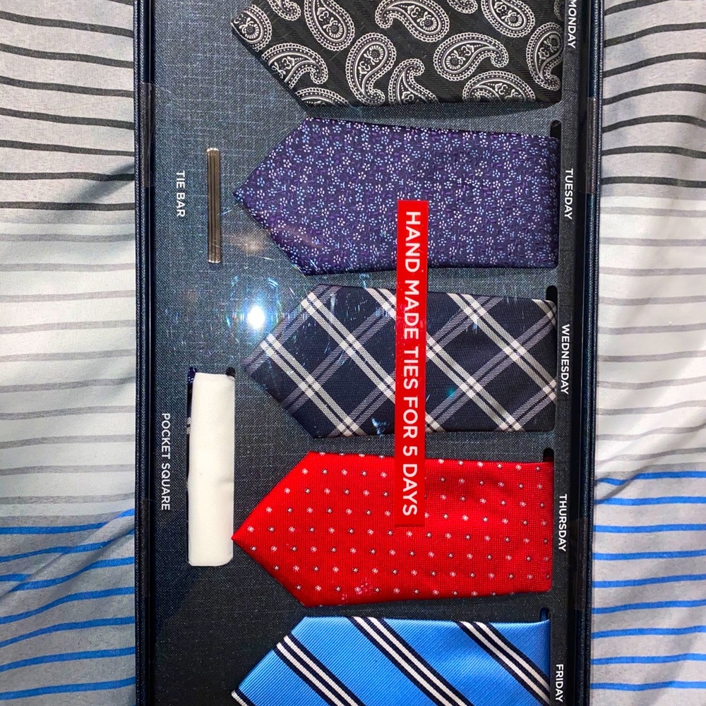 Monday-Friday tie set
